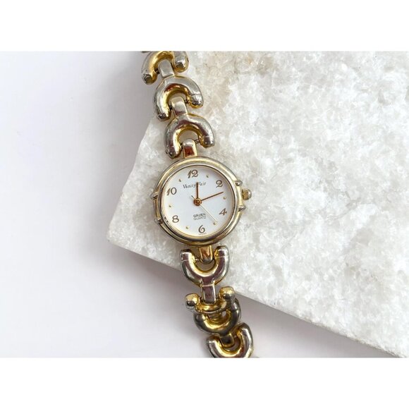 Vanity Fair Gruen Gold T Women's Analog Vintage Wristwatch - 18mm - WORKS! - Picture 3 of 9